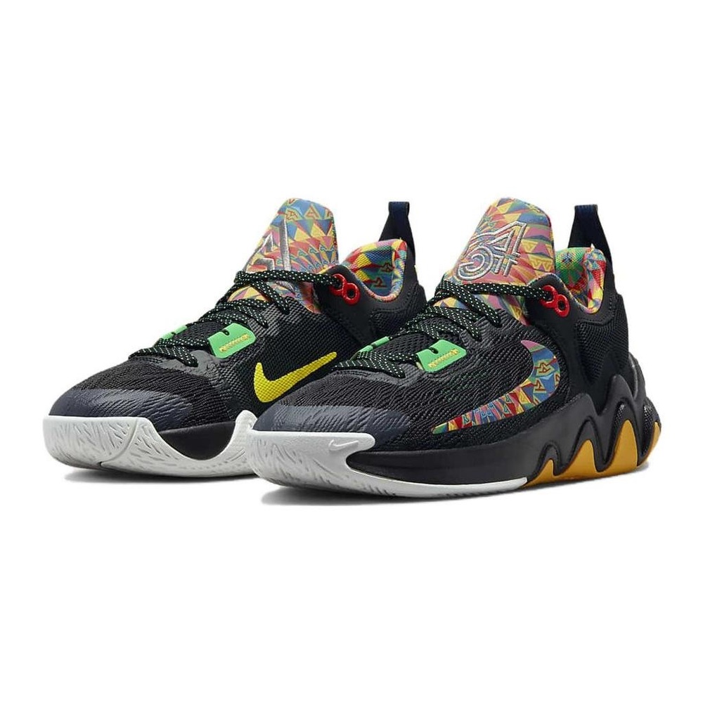 Nike Youth Giannis Immortality 2 Basketball Shoes (size 4)
